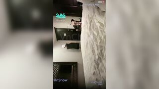 Clip sex Tàu khựa qua việt nam chơi gái còn livestream trên SWAG live - Phần 3