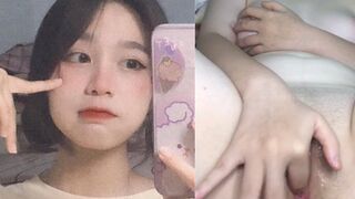 Clip Hot Gái Xinh Trốn Trong Phòng Ngủ Móc Lồn Live Kiếm Tiền