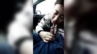 Gạ e học sinh lên oto r đèo ra ngoại ô bú cu lút cán thì bị phát hiện