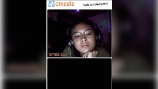 Em rau xinh Châu Á show hàng người lạ
