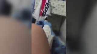 Em sinh viên bị con bạn cùng phòng khốn nạn quay video thay quần áo rồi tung lên mạng