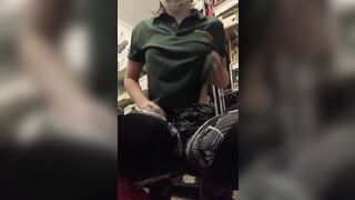 E gái thủ dâm ở chỗ làm