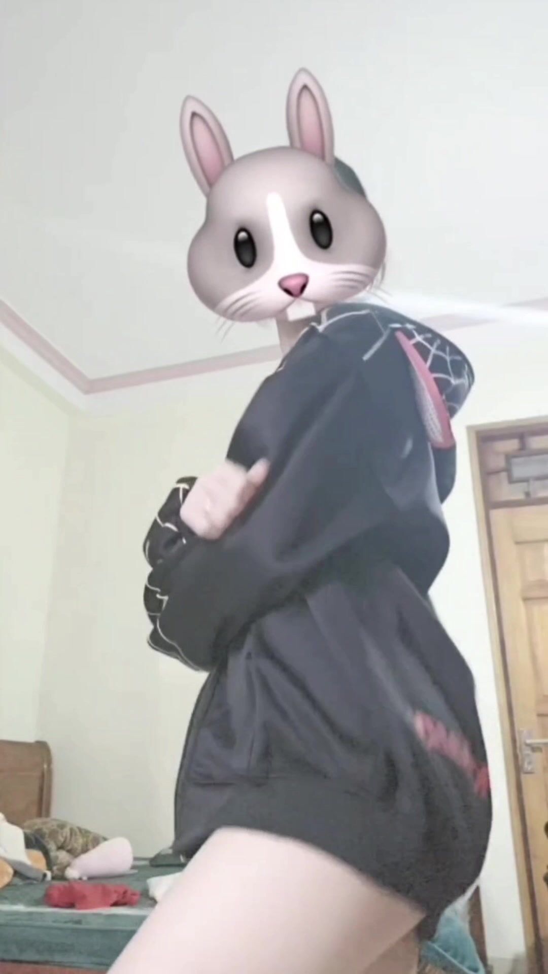 Các em gái VN nhảy TikTok nude