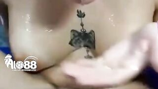 Em gái tự thủ dâm nước lồn trắng phun như mưa nhìn mà thèm