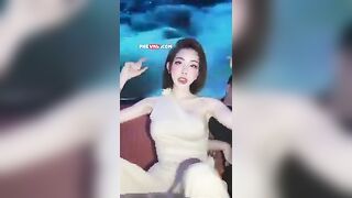Lộ album Hot fb Yến Phạm 2ka5 chát sex thủ dâm vs thg bạn