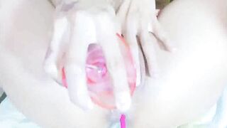 Gái dâm lồn múp không lông thủ dâm