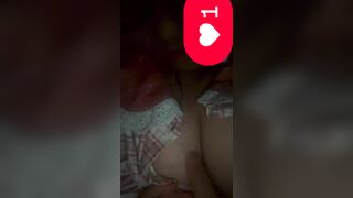Em Nhi show sợ lộ đầu ti