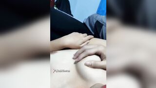 Em học sinh mới lớn đi nhà nghỉ với người yêu địt nhau không vào cái lồn non