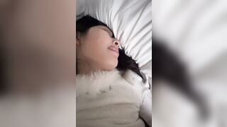 Em học sinh bị anh trai bạn thân địt bắn tinh vào lồn