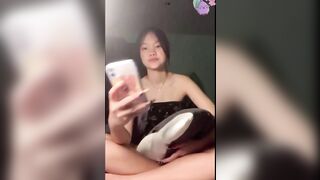 Cosplay Hầu Gái Sex Khoe Bướm Hồng Múp Thủ Dâm Online