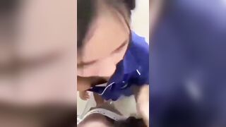 Học sinh trường nào đây  nứng quá chơi nhau luôn trong lớp học thế này Mấy e hs bây h