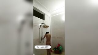 Em Thảo 2k mười mua cu giả trên mạng về không rửa bóc ra mút xong nhét vào lồn luôn 3