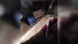 Quay lén người dì thay đồ