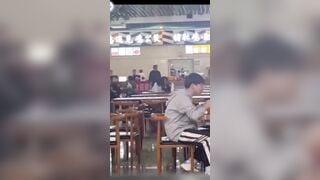 Móc lồn người yêu giữ chốn đông người 2