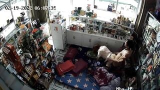 Hack cam quay lén địt nhau vụng trộm với mẹ kế khi bố vắng nhà P2