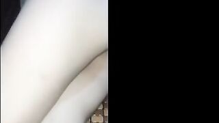 Hạ sốt cởi hết quần áo Dì trẻ ra xong bú lồn djt nhau khi ko ai ở nhà