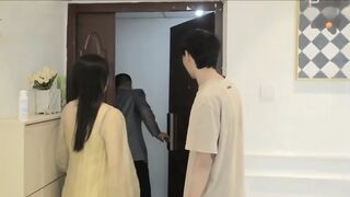 Bố đi công tác, mẹ kế ở nhà loạn luân với con riêng của chồng