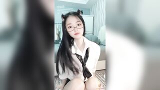 em gái xinh thủ dâm 2