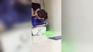 Seri quay lén mấy em ngân hàng đi wc 2