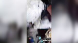 Dụ được em ghệ mới quen rồi chuốc say đưa về kí túc xa quan hệ tình dục