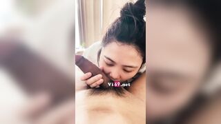 Đang chơi thì anh rút ra bắn tung tóe