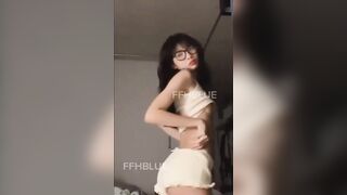 Leak, Thùy Trinh 2ka8 Móc lồn trong KTX gửi bạn trai djt nhau ko che