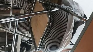 Quay trộm em sinh viên 2k4 trong lớp học dáng cực dâm