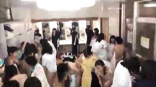 Full Clip Hot 18+ Quay Lén Các Em Nữ Sinh Việt Nam Cấp 3 Thay Đồ Trong Giờ Thể Dục