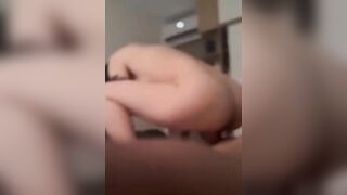 Em ny nhấp cực phê