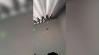 Em ny nhấp cực phê