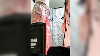 Đặt cam quay lén chị gái