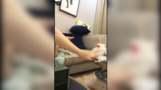Chị gái lên cơn nứng lồn lên cơn thèm cặc gạ anh hàng xóm địt nhau khi chồng vắng nhà