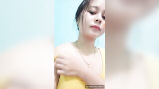 Em gái cho thằng bạn thân bóp vú khi nào đạt 1k người vào xem sẽ bú cu sướng vãi l
