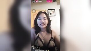 Teen live show hàng và đồ chơi tình dục