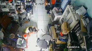 Hack cam cặp vợ chồng đị nhau giữa quán
