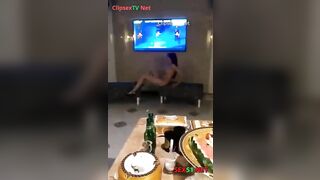 Thác Loạn, Sếp lớn book NV Karaoke Djt nhau khẩu dâm trên bàn