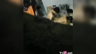Quay lén cặp đôi sinh viên BÌnh Dương trong phòng trọ ngày mưa gió