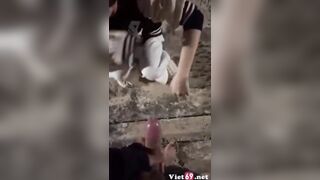 Nửa đêm rủ ra đường bắn tinh lên người em