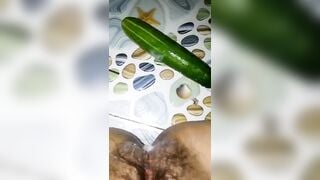 Vừa Thủ Dâm Trong Nhà Tắm Vừa Nói Chuyện Với Người Nhà Phần 2
