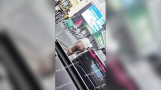 Vcl, E méng Bị djt xong Đuổi Xuống xe Khoả thân lột đồ giữa phố