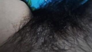 Em gái nứng lồn thích khoe lông
