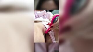 E gái thủ dâm ngoài đường
