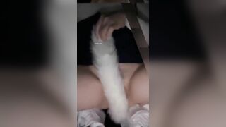em gái thích thủ dâm nơi công cộng , cắm đuôi cáo đi khắp nơi 3