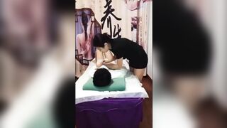 Em trai mới lớn đi masage bị chị máy bay chubby vú to cưỡng dâm