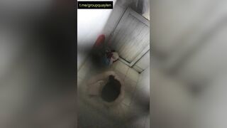 Quay lén gái tắm lồn nhiều lông
