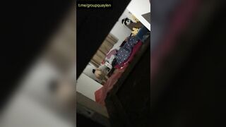 Quay lén chị gái thay đồ 2