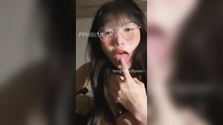 Vb9h21 - Tổng Hợp Clip Onlyfans Của Em Gái Tiktoker Kính Cận ( Phần 4 )
