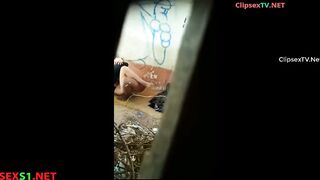 Thầy giáo Hấp dâm e học sinh ở nhà hoang bị quay lén phát hiện
