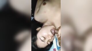 Lén nhét cu vào mồm con bạn ngủ r xuất tinh làm nó dậy chửi