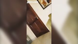 Clip hot, Cho Teen HS thử Sex toy bắn nước r đè e nó ra chịch